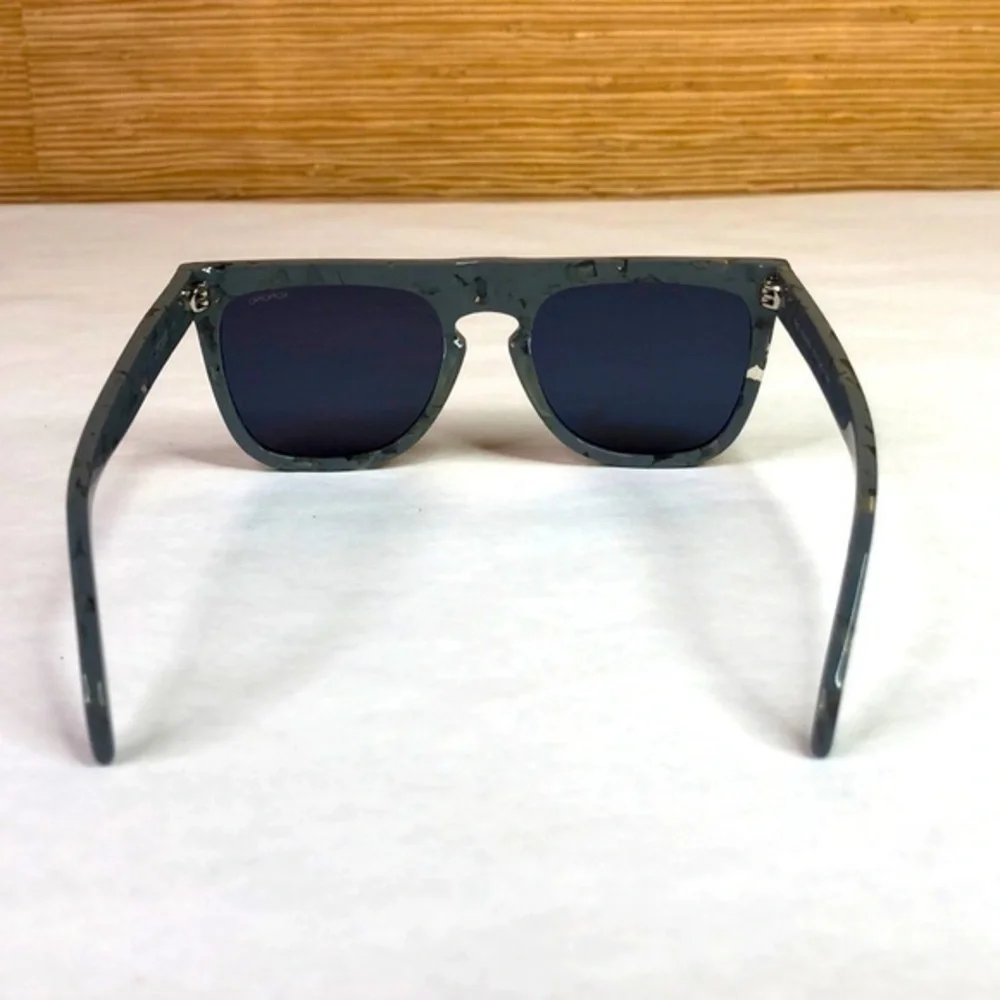 KOMONO Bennet Concrete Sunglasses NEW grey